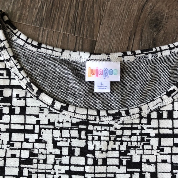 LuLaRoe Julia - Picture 2 of 3